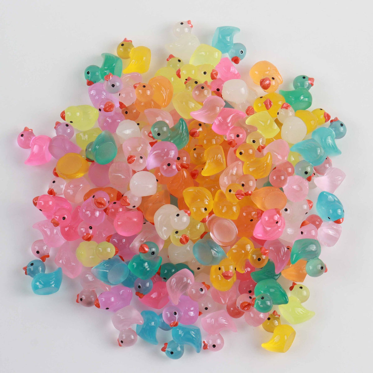 Glowing Resin Duckling Ornament – Cute 3D Cartoon Keychain & Car Decor