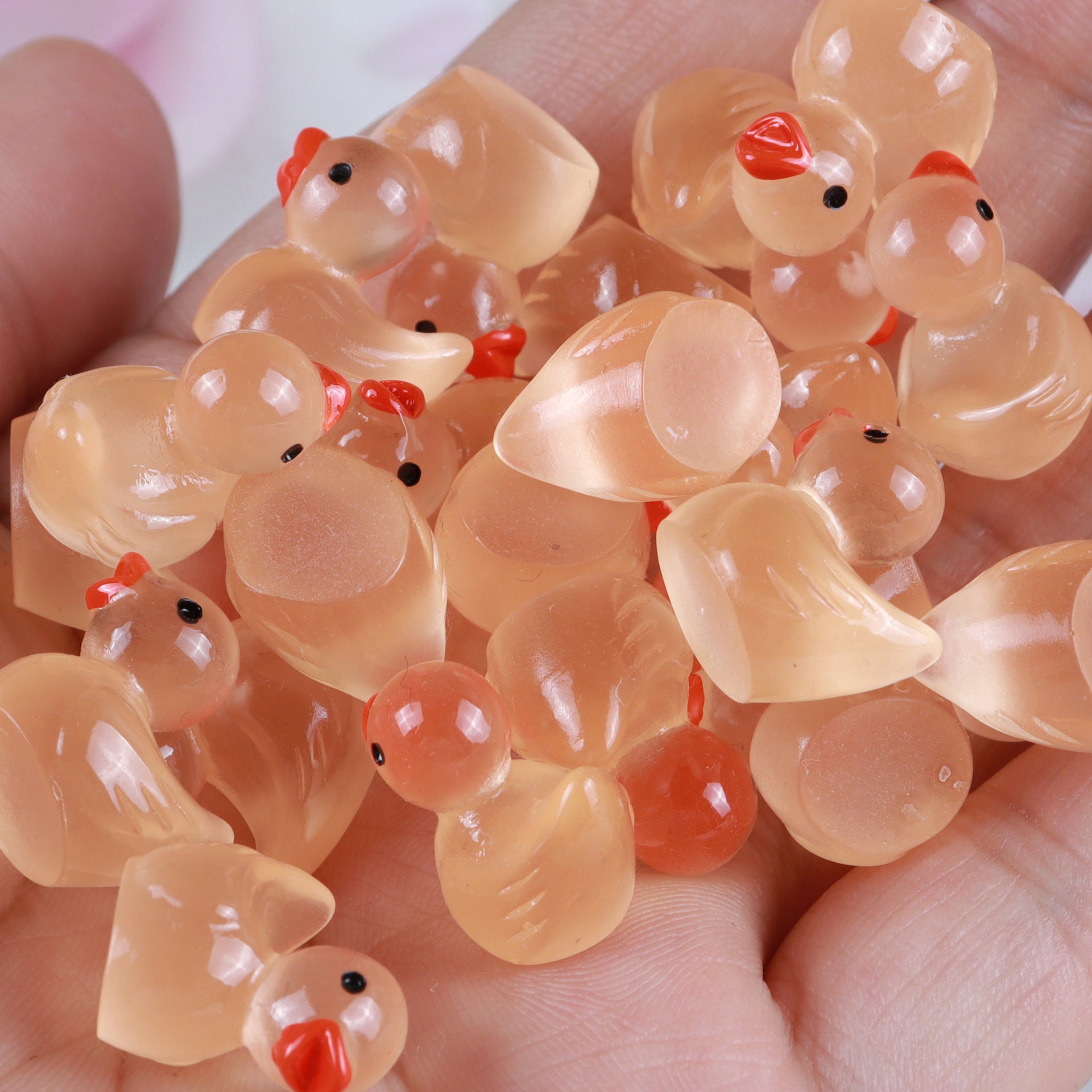 Glowing Resin Duckling Ornament – Cute 3D Cartoon Keychain & Car Decor